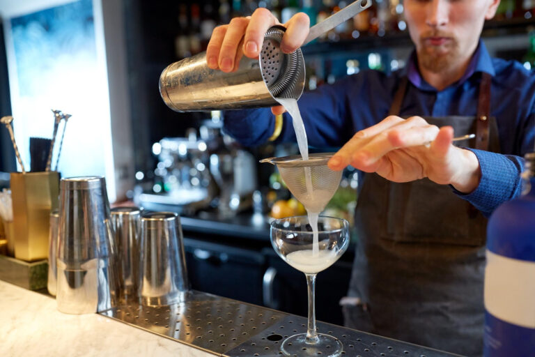 Barman czy klasyczny bar? Co lepiej sprawdzi się na Twoim evencie