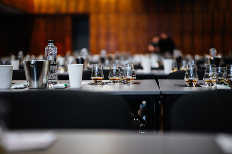 Event firmowy pomysły – 10 inspiracji na wydarzenie Premium