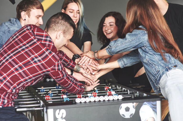 Integracyjne eventy firmowe w lato – inspiracje dla firm