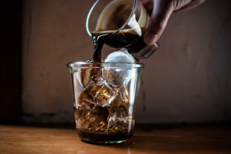 Kawa mrożona, espresso tonic i cold brew – letnie menu baru kawowego na evencie Premium